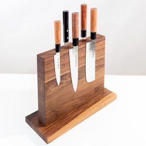 Counter Display For Knives With Modern Style